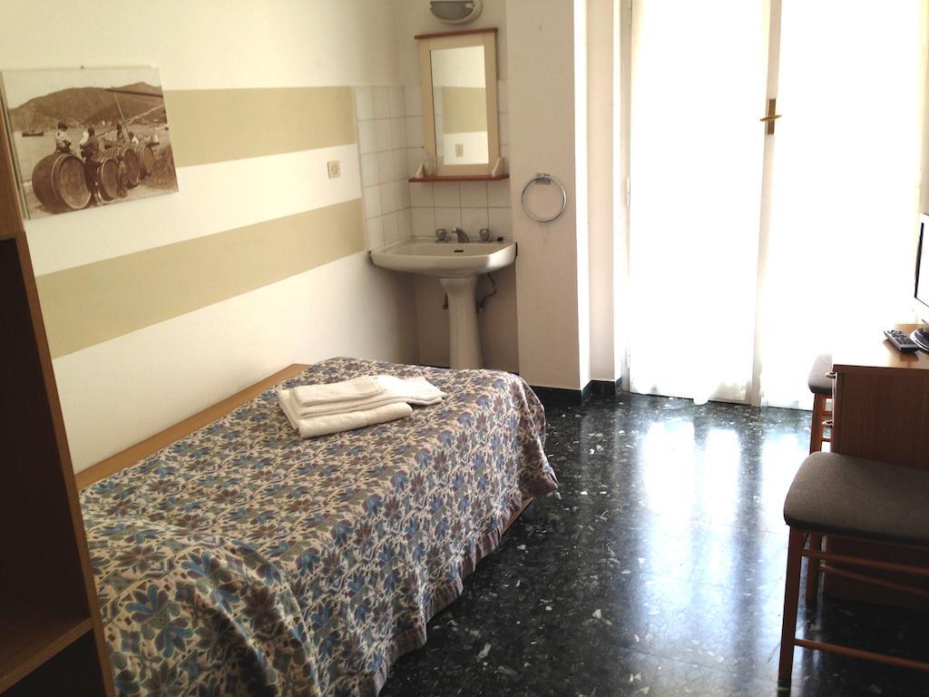 Albergo La Neigra Сестри Леванте Стая снимка