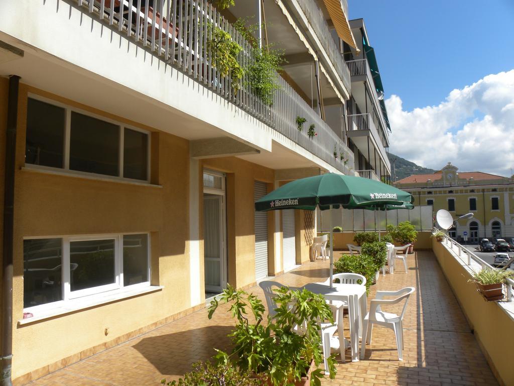 Albergo La Neigra Сестри Леванте Екстериор снимка