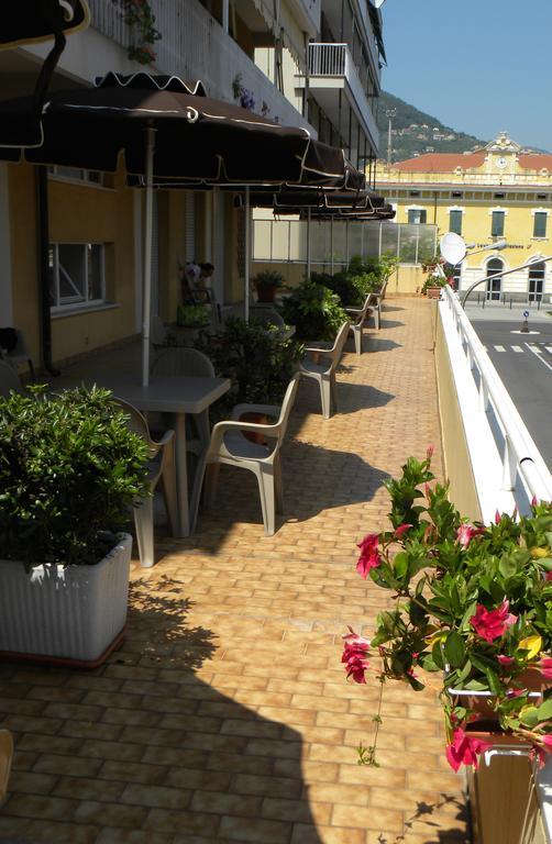 Albergo La Neigra Сестри Леванте Екстериор снимка